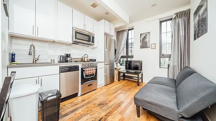Rented by Nooklyn NYC LLC | media 12