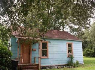 6310 Warren St, Groves, TX 77619