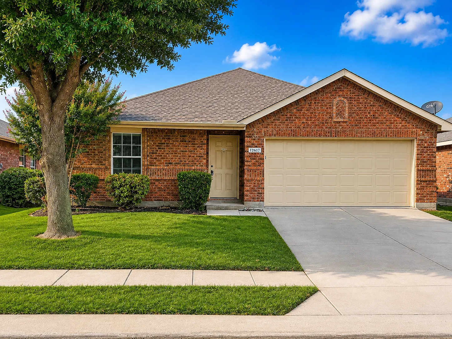 4 bed, 1968 sqft, $2,395 — Photo 1