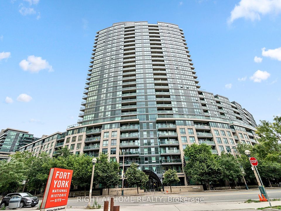 1st image of 231 Fort York Blvd #329
