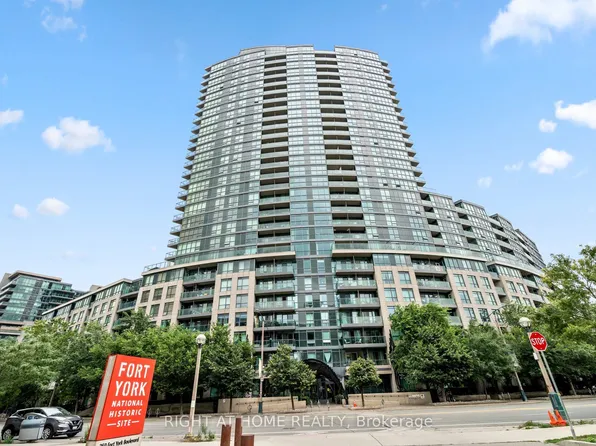 231 Fort York Blvd #329, Toronto, ON M5V 1B2