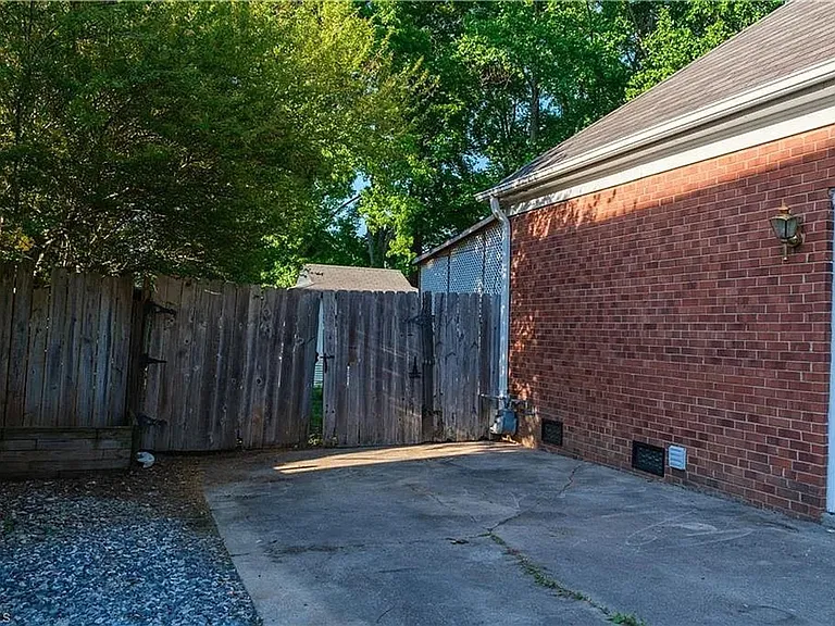 3706 Westfield St — Photo 8