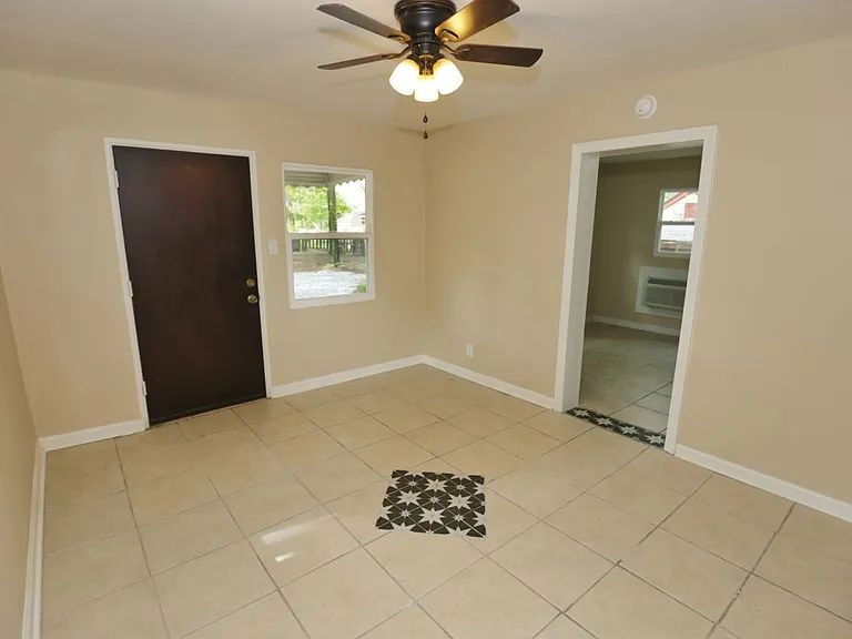 2702 Old Quintard Ave — Photo 3