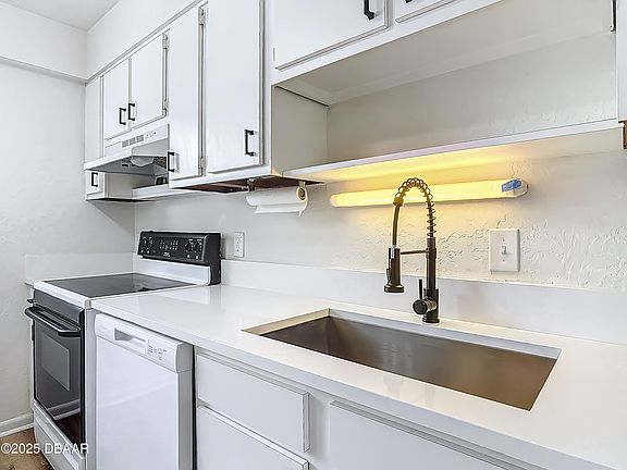 5th image of 244 Oakleigh Dr
