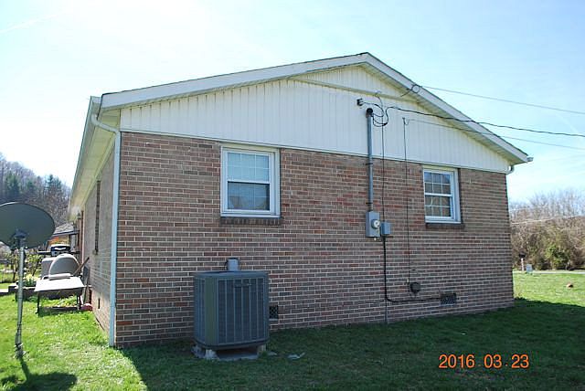 2nd image of 609 Locust St