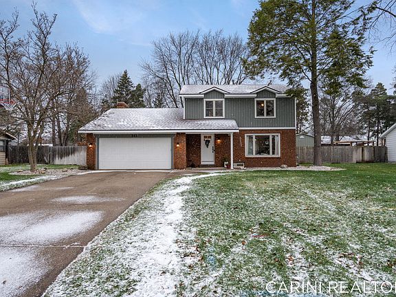 3rd image of 361 Evergreen Dr