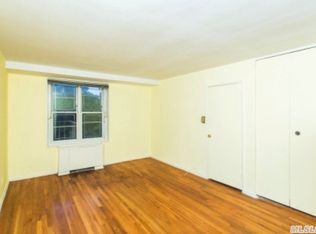 4247 158th St, Flushing, NY 11358