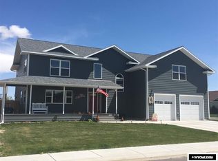 1205 Juniper Dr, Riverton, WY 82501