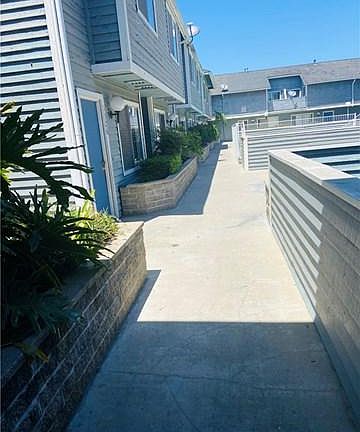 4th image of 1318 N Spurgeon St #3
