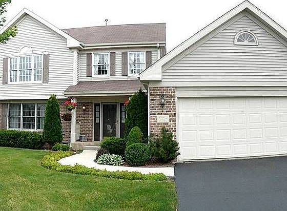 1st image of 1415 Sandhurst Ln