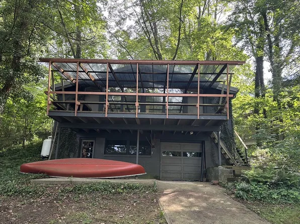 511 W Shore Dr, Lucas, OH 44843