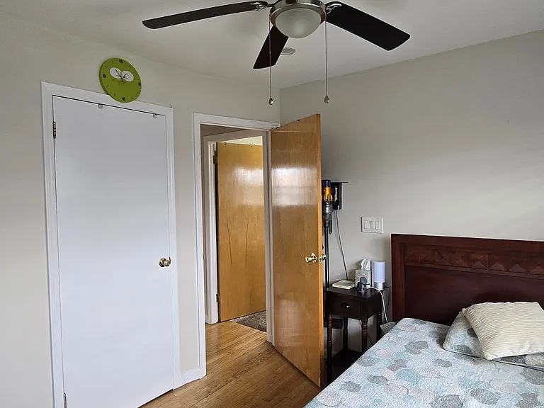35 Universal Ave — Photo 17