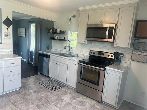 4th image of 2589 Lindgren Rd NE