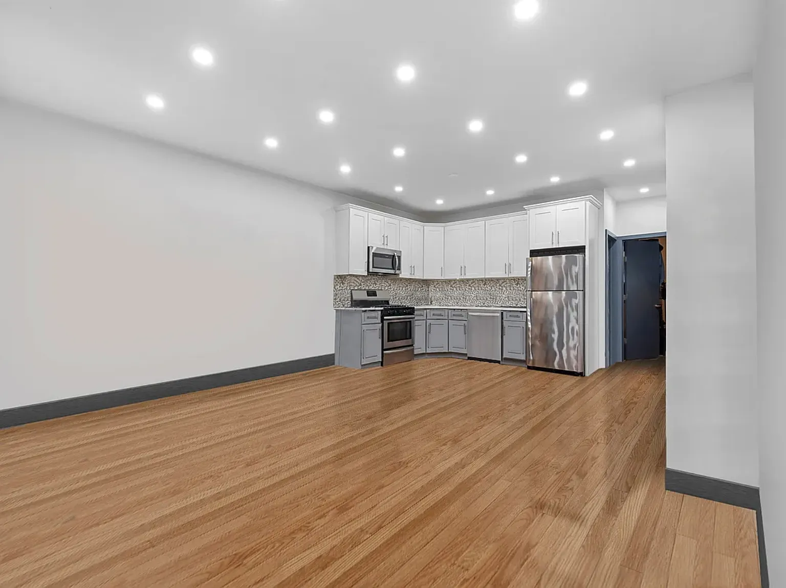 1137 Blake Avenue — Photo 2