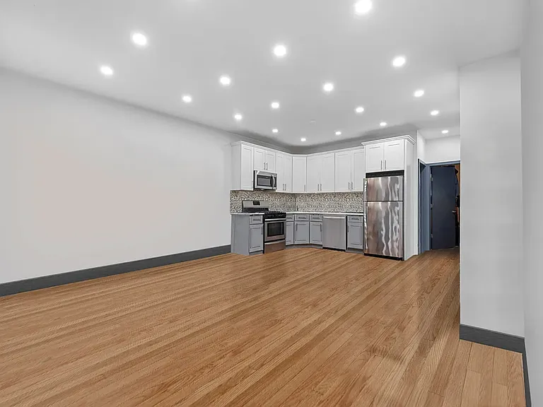 1137 Blake Ave #1 — Photo 2
