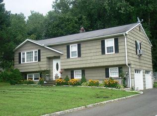 15 Meckauer Cir, Bethel, CT 06801