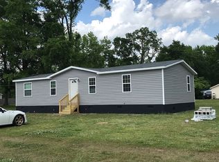 203 Wildlife Rd, New Bern, NC 28560