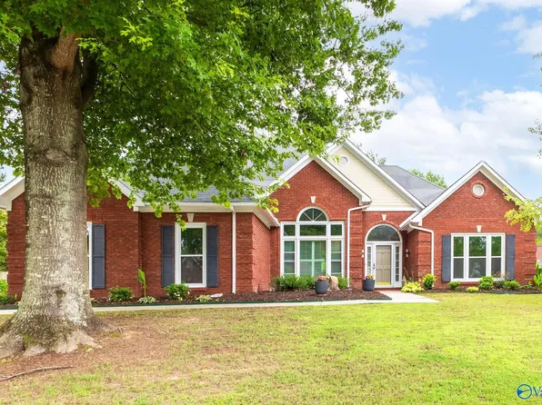 2707 Bronte Cir SE, Owens Cross Roads, AL 35763