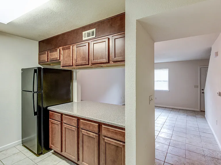 Hidden Valley Apartments — Photo 14