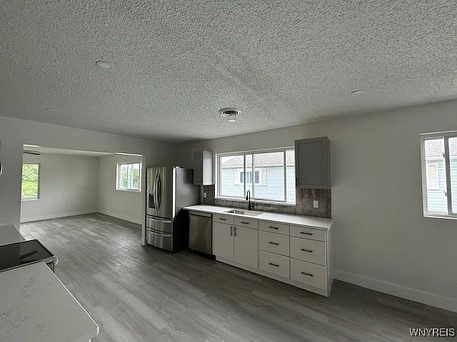 755 Center St — Photo 5