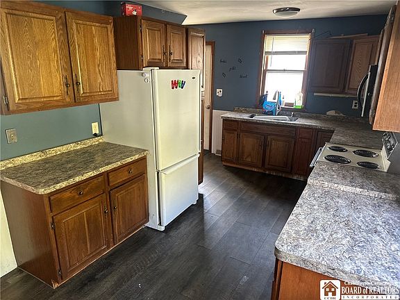 2nd image of 115-117 Spring St