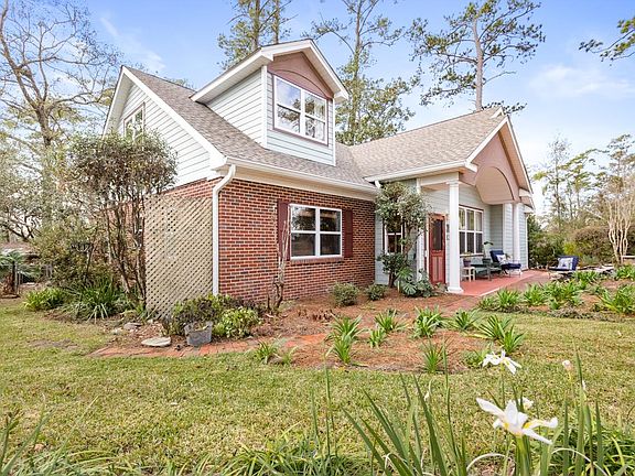 5th image of 1003 Maple Dr