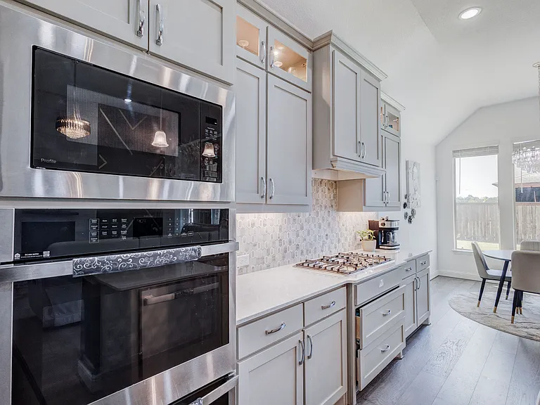 7597 Sanctuary Dr — Photo 17