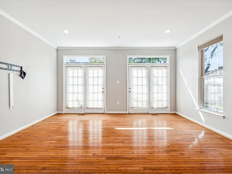 2442 Rippling Brook Rd — Photo 6