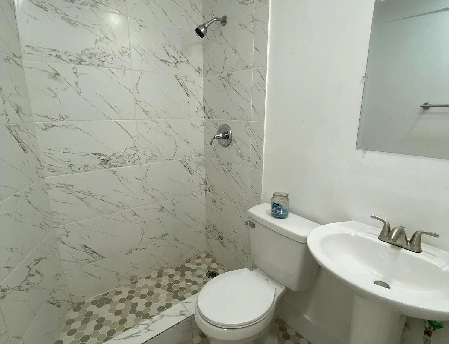 7 bed, 5.0 bath, 3104 sqft, $1,400 — Photo 4
