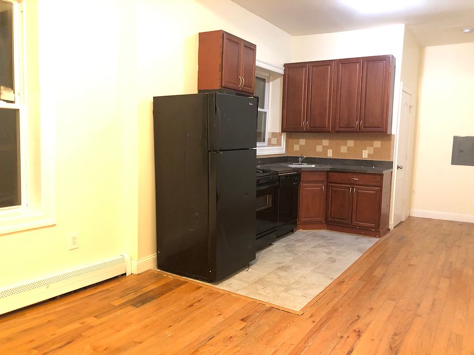 2nd image of 548 Avenue C #2E
