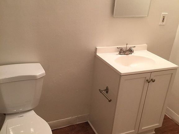 5th image of 8741 Owensmouth Ave #4