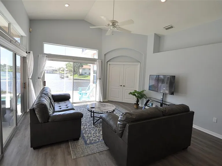 16 Cedarwood Ct — Photo 14