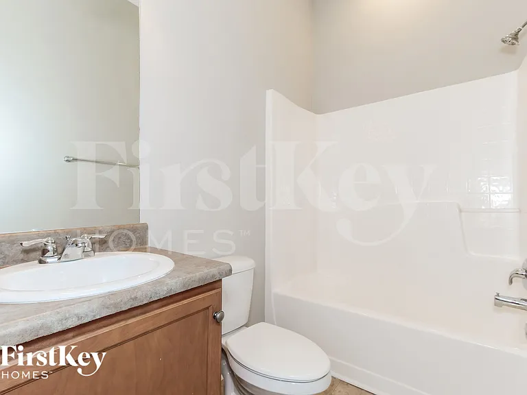 613 Johnnys Cv — Photo 16
