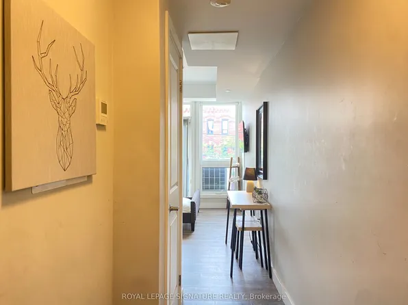 335 College St, Toronto, ON