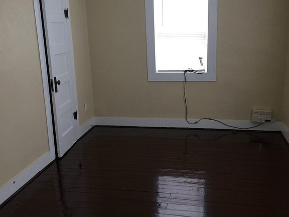2nd image of 216 S Avenue G