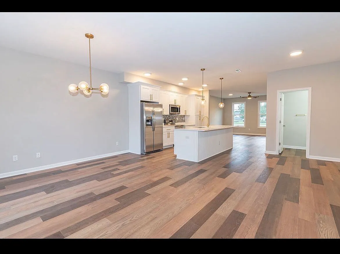 Building Photo - 8216 Tidewater Dr