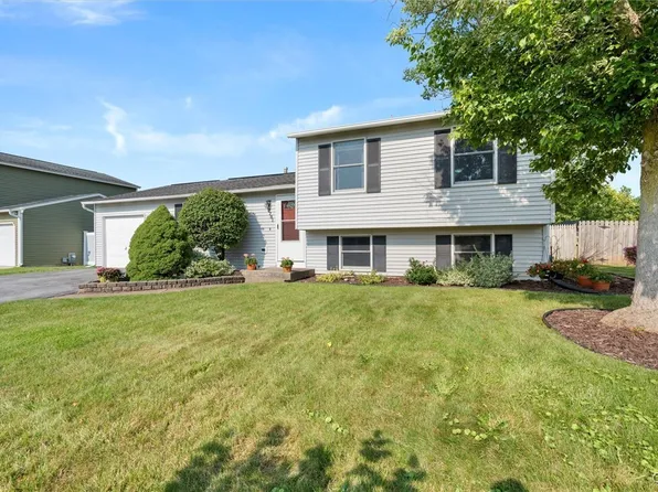 7781 New Hope E, Liverpool, NY 13090