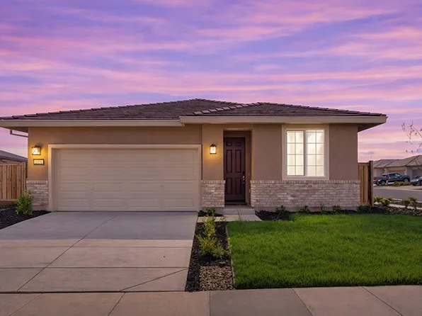 1056 Basinghall Dr, Plumas Lake, CA 95961