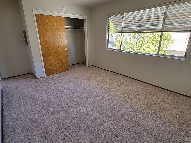 Fremont 854 — Photo 12