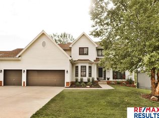 1935 N 174th St, Omaha, NE 68118