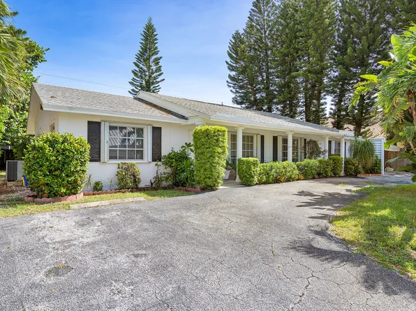 11 Sailfish Ln, Ocean Ridge, FL 33435