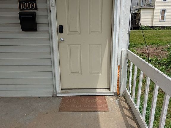4th image of 1009-1011 8th St NW #1009