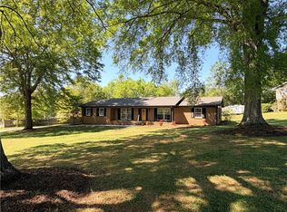303 Robinall Dr, Easley, SC 29642