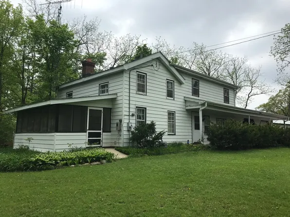 913 Main St, Spring Grove, IL 60081