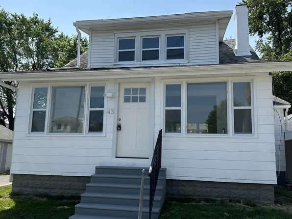 43 W Laughead Ave, Linwood, PA 19061