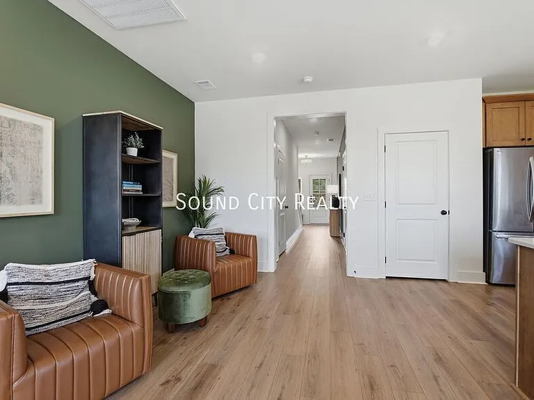 152 Valentine Aly — Photo 15