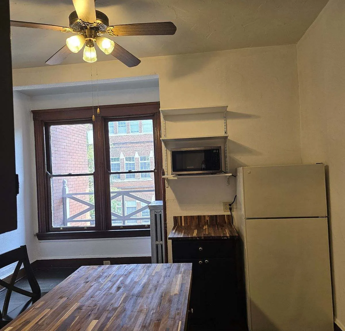 1626 Chase Ave — Photo 3
