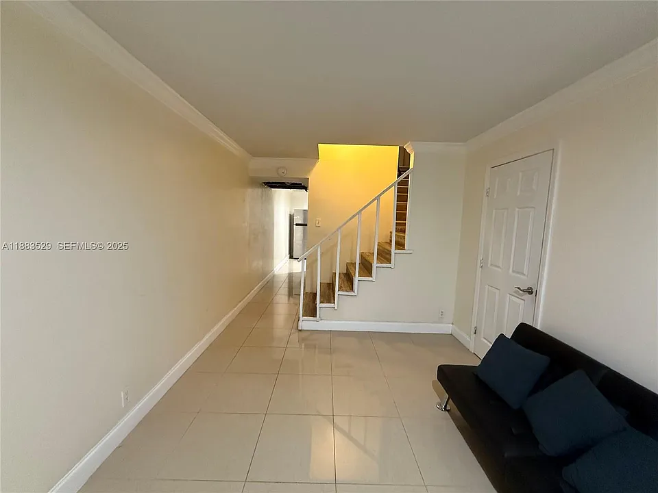 27 Laredo Pl