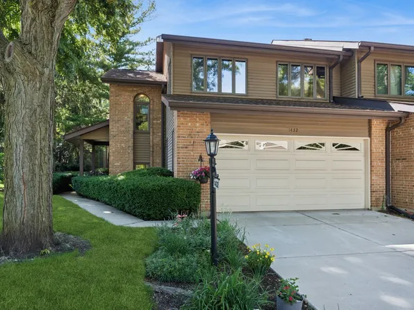 1432 Picadilly Cir, Mount Prospect, IL 60056