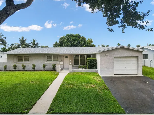 8480 NW 17th Court, Pembroke Pines, FL 33024